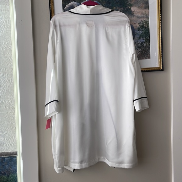 💕x2HP💕Kate Spade white Mrs. Robe - Picture 8 of 9
